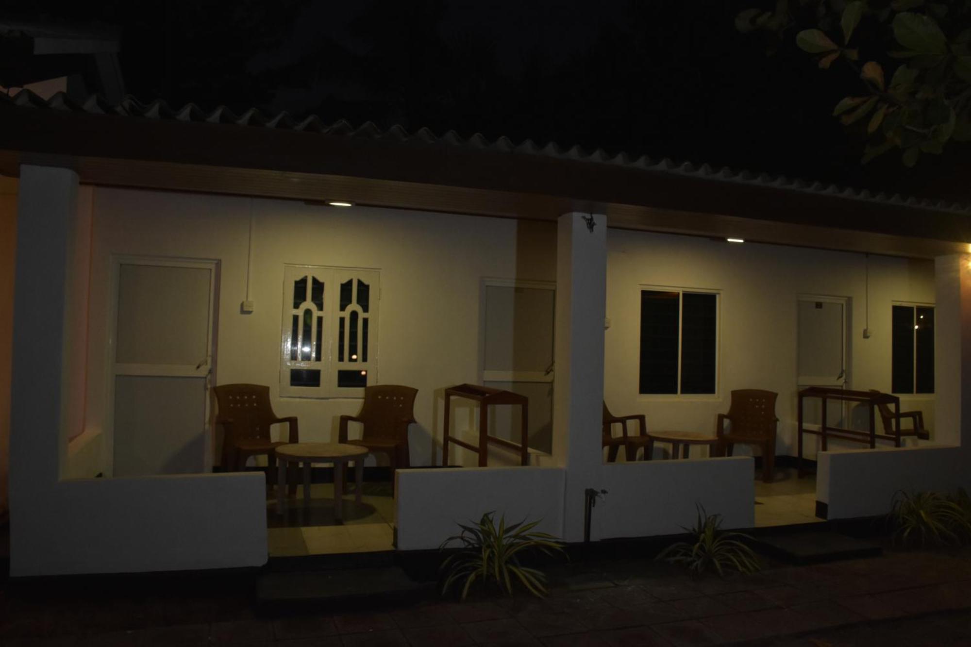 French Garden Regish Guest House Trincomalee Exterior foto